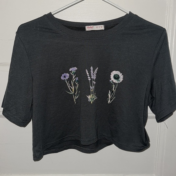❣️3/$30 ROMWE Floral Print Crop Top - Picture 6 of 6